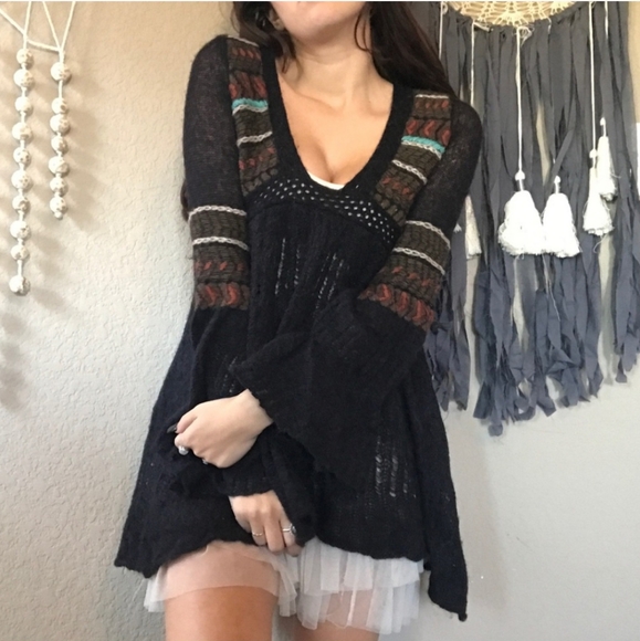 NWOT Free People Sweater Bell Sleeves Embroidered Sweater Black Size Medium - Picture 2 of 5